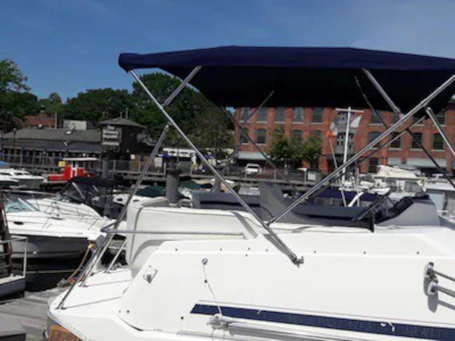 Waterfront 32' Bayliner Yacht Hotel Providence Luaran gambar