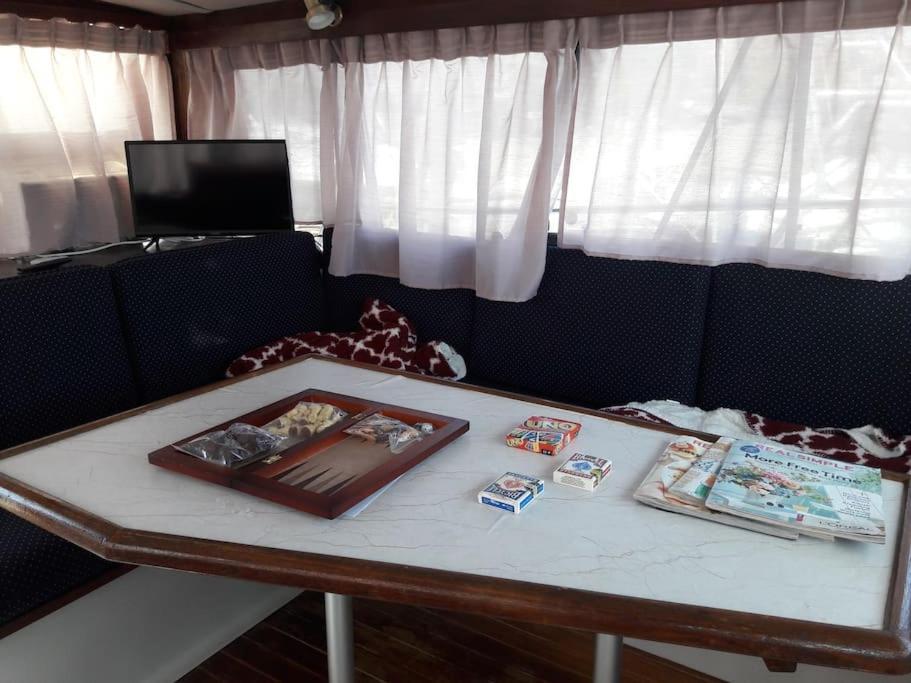 Waterfront 32' Bayliner Yacht Hotel Providence Luaran gambar