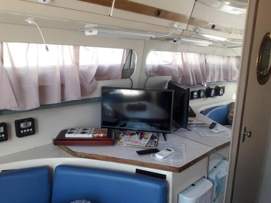Waterfront 32' Bayliner Yacht Hotel Providence Luaran gambar